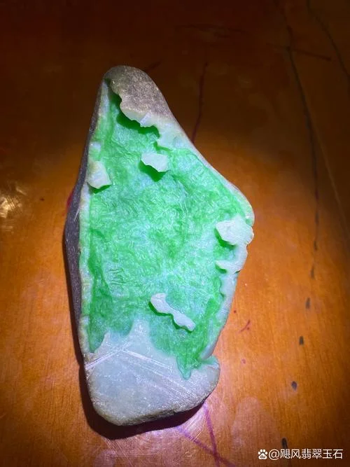 梦见大块翡翠原石_2