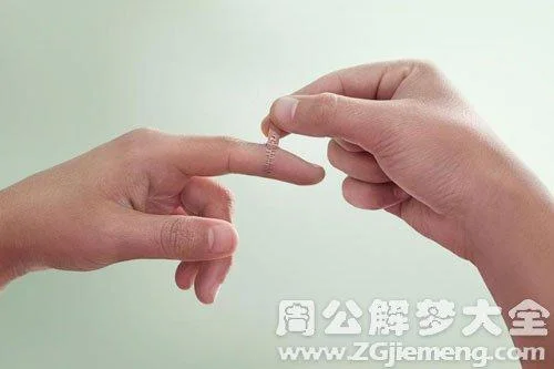 梦见胳膊长手指_2
