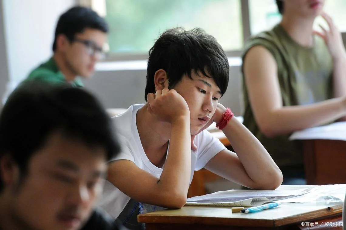 孩子数学成绩差自卑_1