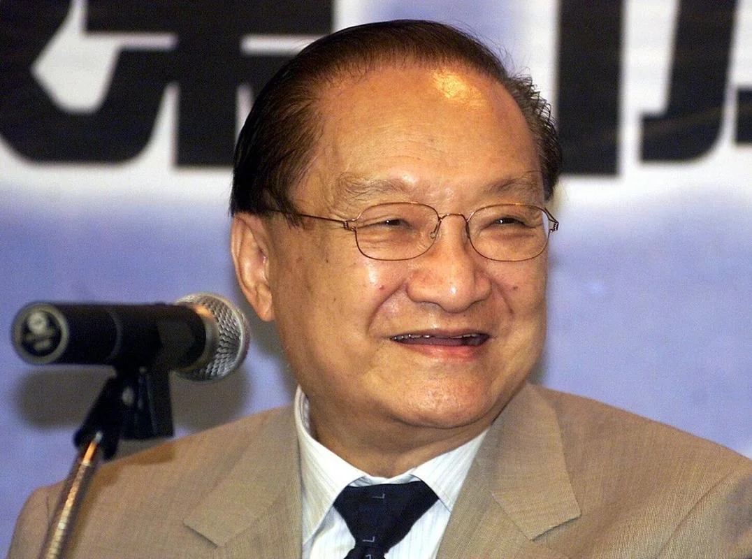 金庸本名叫什么_2