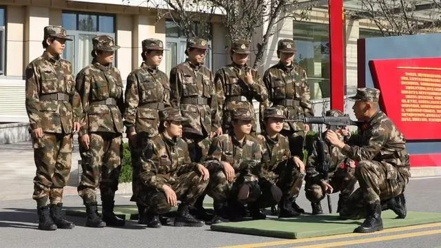女生当兵要跑多少公里_1