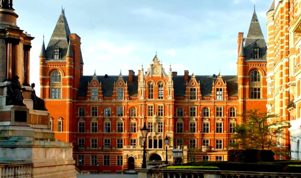 英国文科好的大学_1