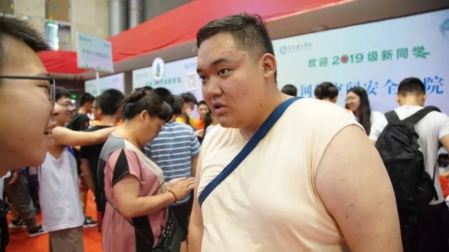 东莞小鲜肉那个96年的叫什么_1