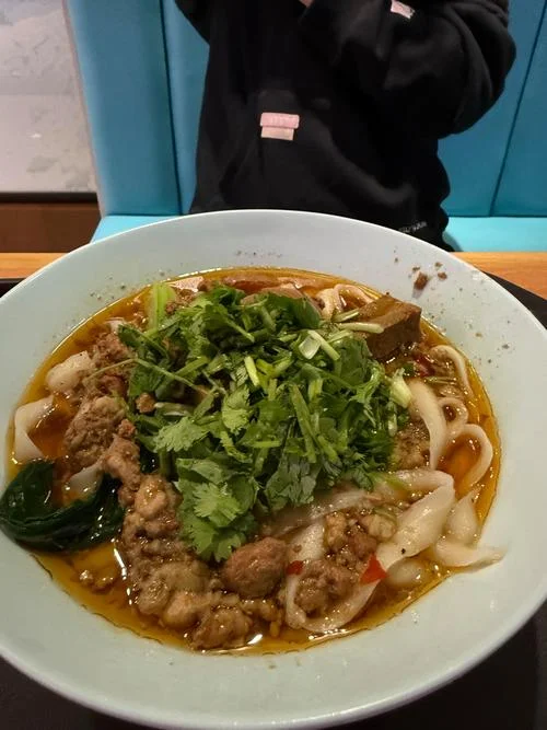 梦见别人请我吃饭吃面_2