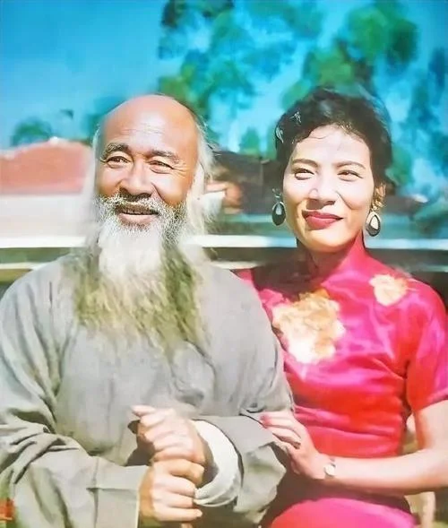 伯伯老婆叫什么_2