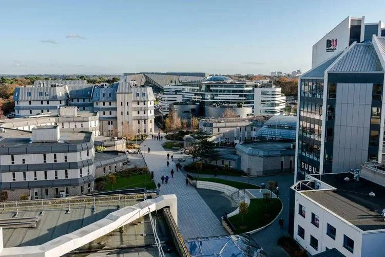 英国伯恩茅斯大学排名_1