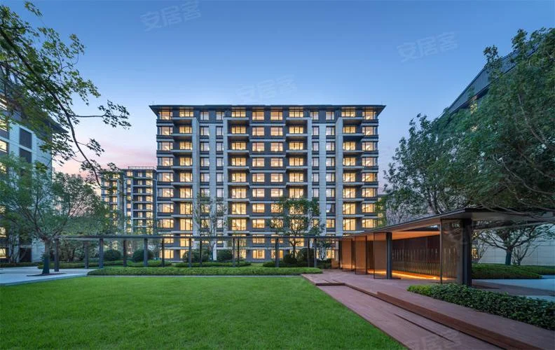 中建宸庐二期有点斜_2