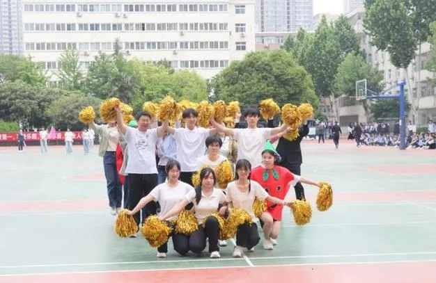 黄科大附属中学_1