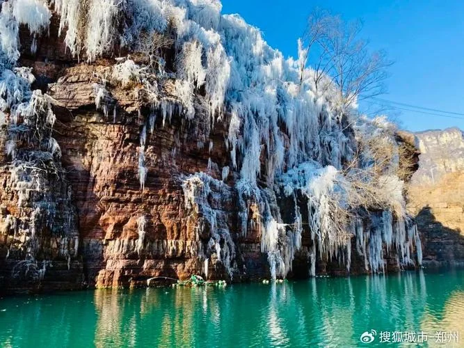万仙山旅游景点怎样走_1