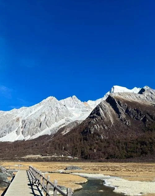 稻城亚丁六日游导游_2