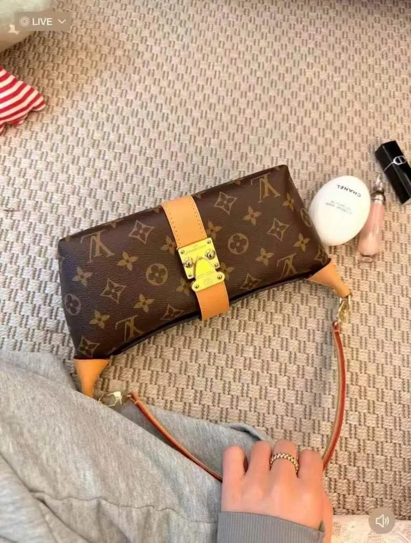 lv饭盒包是哪年的款_1