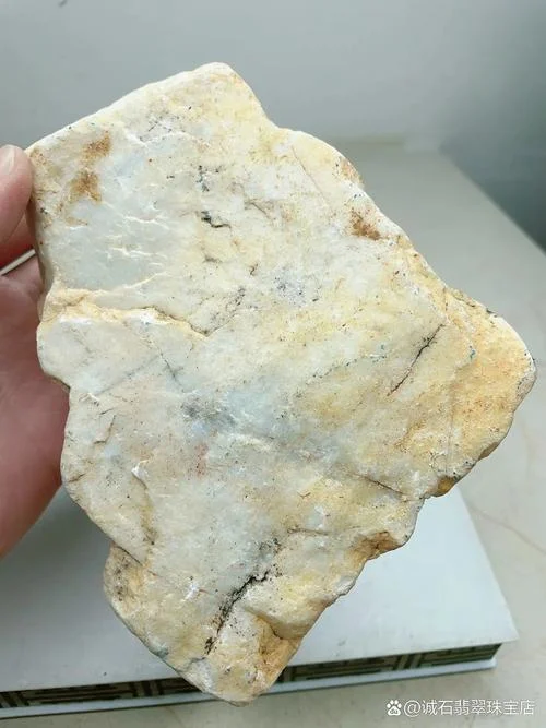 梦见大块翡翠原石_1