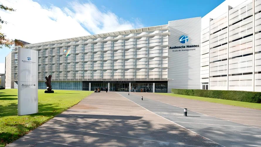 法国留学专业医学院_1