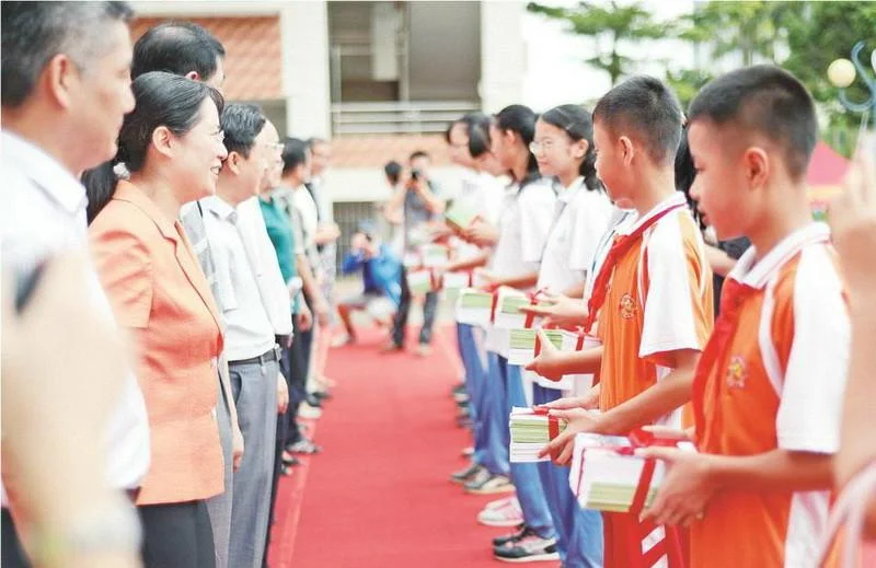 洲心街第一中学_1