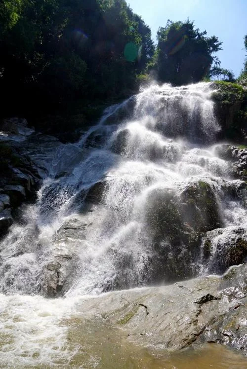 梦见高山上下来清水-高山清泉