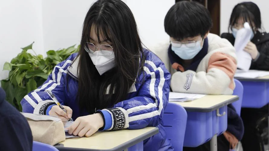 女人梦见考试找不到考场很着急_2