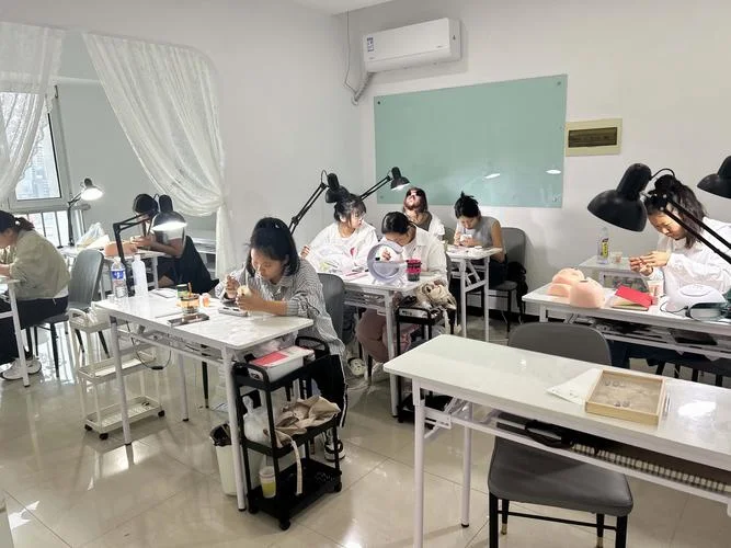 上海哪里可以学美甲-上海学美甲地点