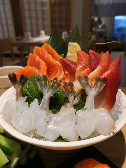 吃日料的说说_1