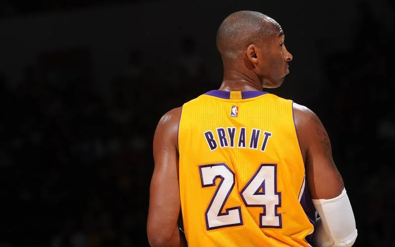 nba图片大全壁纸简笔画_1