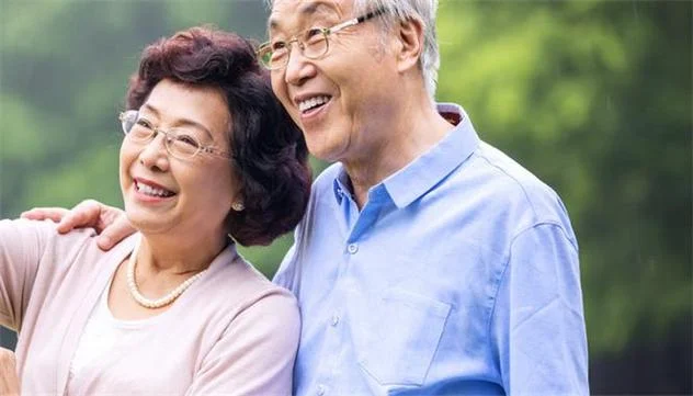 孕妇梦见死去的奶奶和自己说话_1