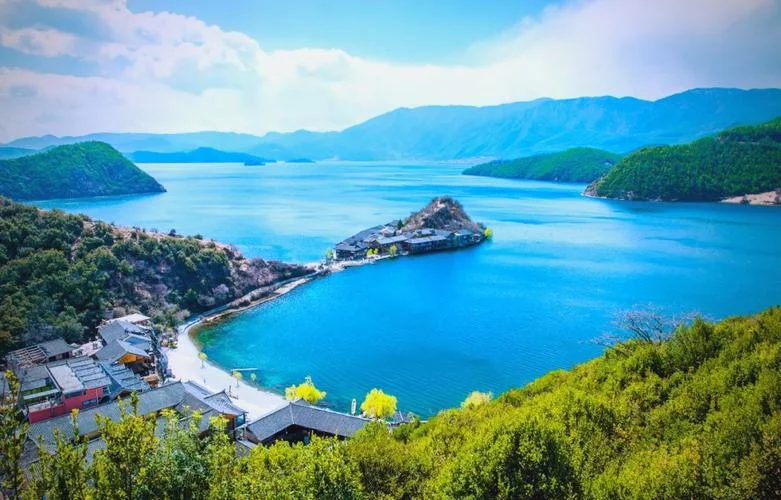 泸沽湖景点游-泸沽湖游玩攻略