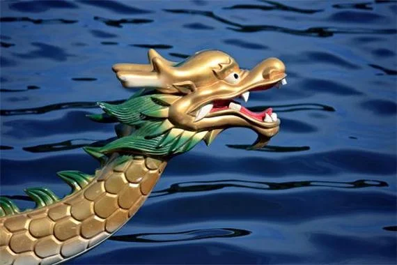 梦见龙喷水-梦龙喷水的寓意