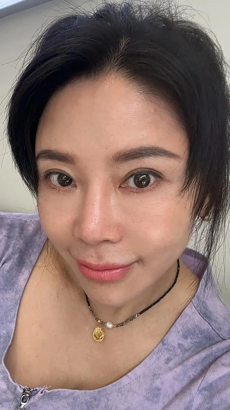 素颜照发朋友圈的说说_2