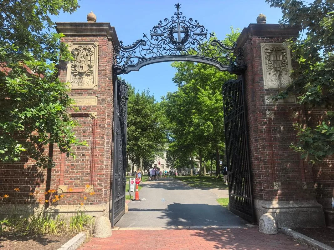 哈佛大学是公立大学吗_1