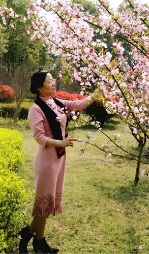 聆听花开的声音读后感-花开声音读后感