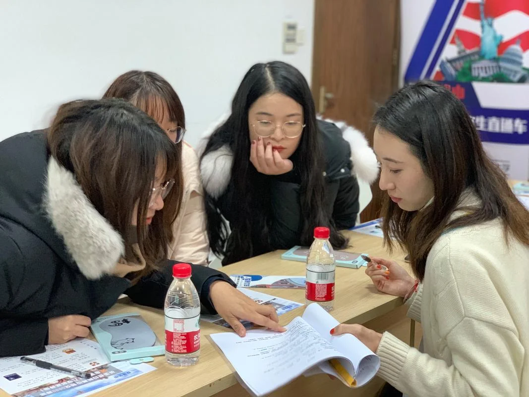 本科留学电话咨询_1