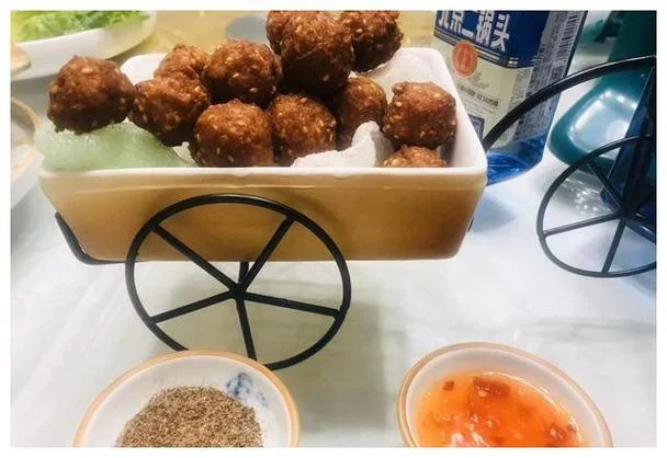 梦见过生日请客吃饭_1
