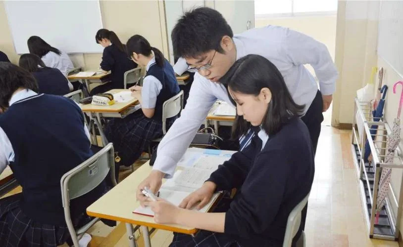 高中出去留学-高中留学