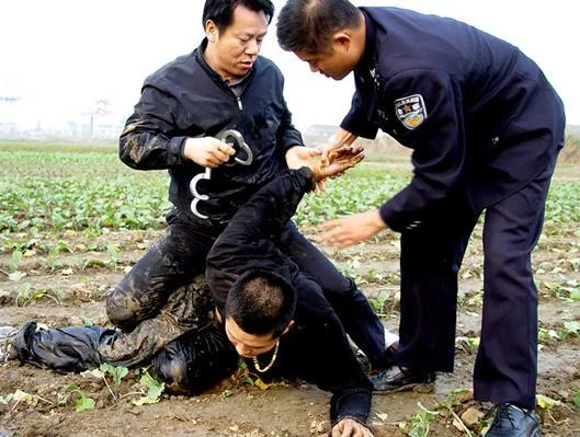 做梦自己被警察抓是什么预兆_1