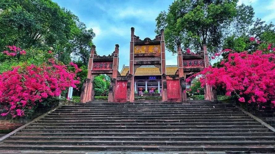 乐山著名的旅游景点_2