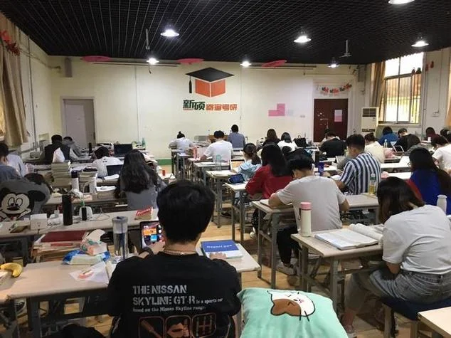 新硕寄宿考研学校_1