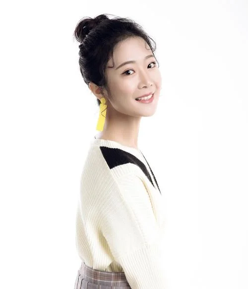 女孩姓闫叫什么名字好_1