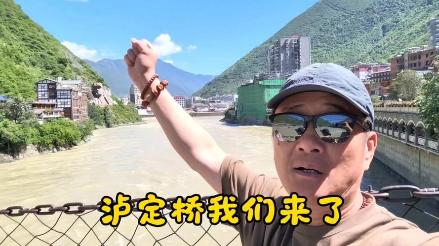 康定海拔多少千米_1