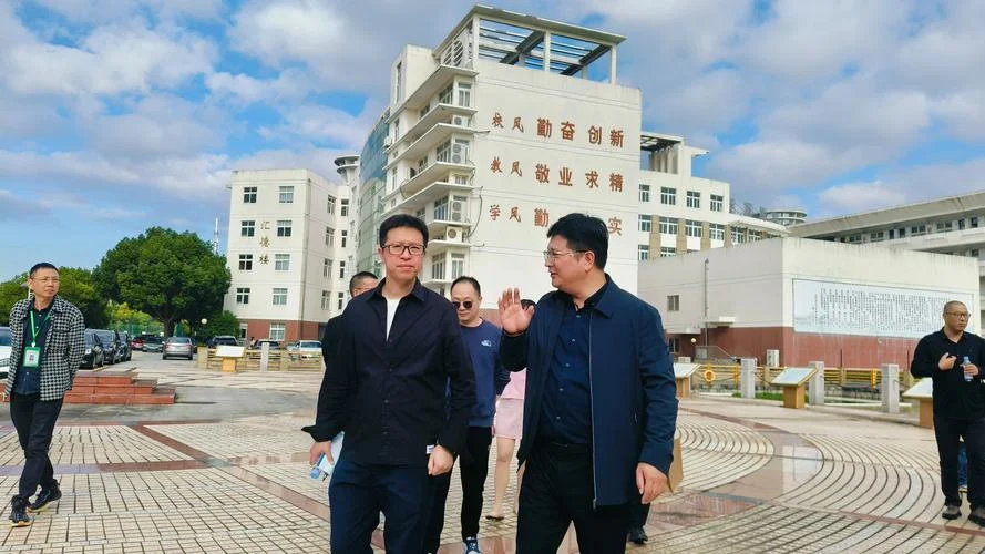 汇龙中学吧-汇龙中学