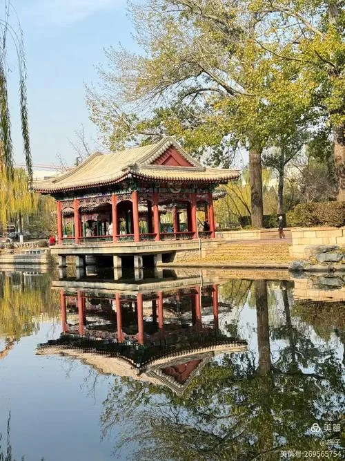 清华大学里的湖叫什么_2