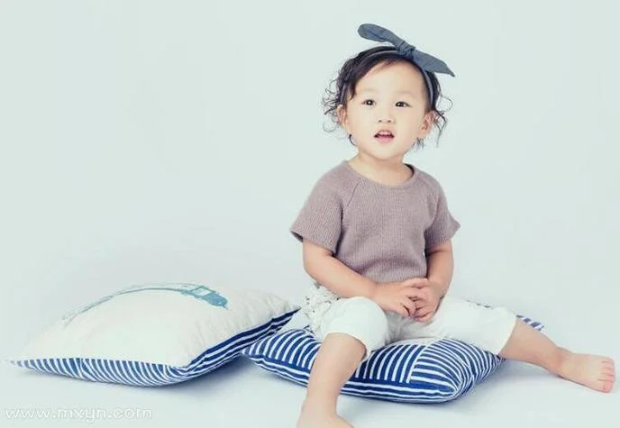 孕妇梦到可爱的小女孩_1