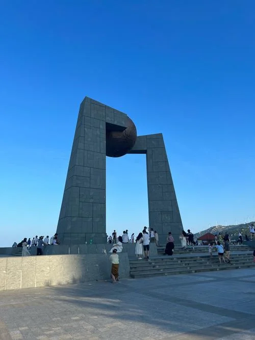 海天相吻的弧线的出处_2
