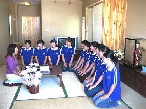 威海日本留学项目咨询_1