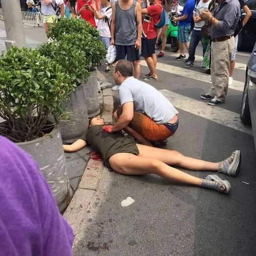 梦到被偷东西打架_1