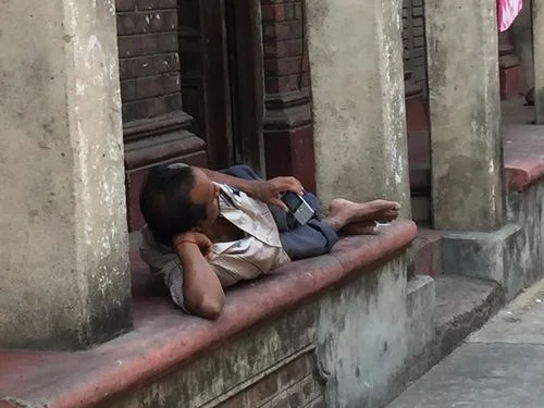 梦见陌生人打自己_2