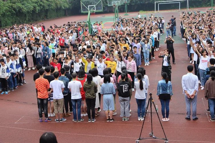 合川实验中学筷子舞-重庆合川中学筷子舞