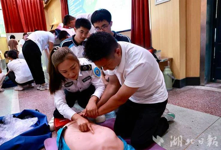 十堰市郧阳中学老师_2