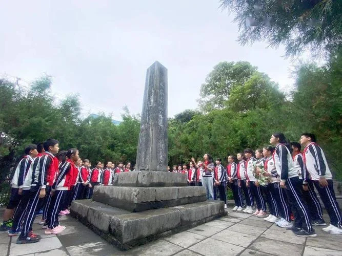 桂林市乐群小学历史_1