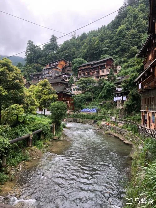 小七孔到千户苗寨多少公里_1