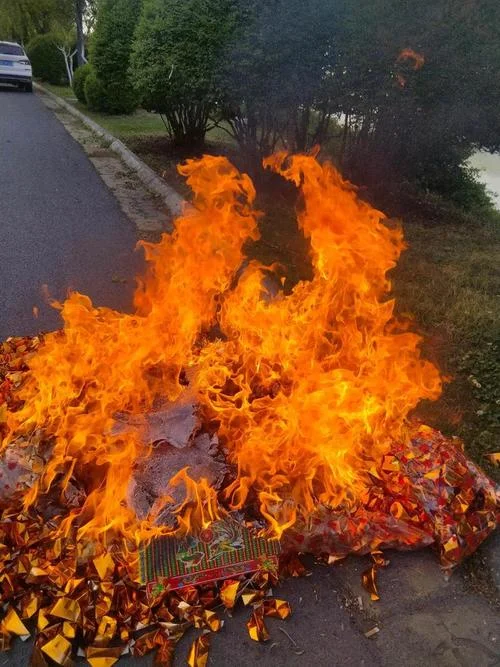 做梦梦到家里着火了是什么预兆-梦中着火预示吉凶