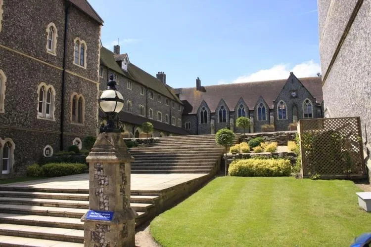 著名的英国留学机构-知名英国留学中介